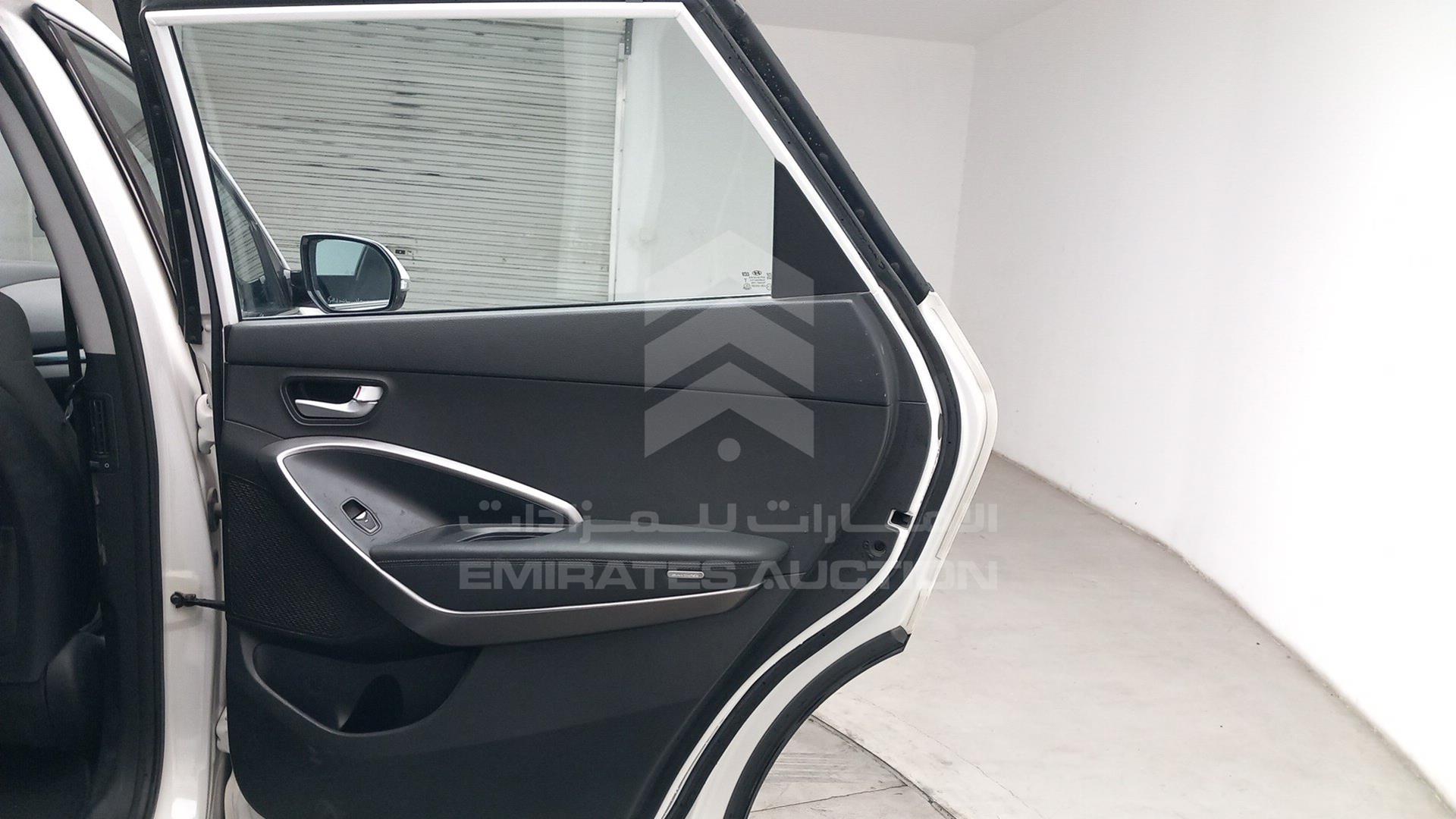 2014 HYUNDAI SANTA FE VIN: KMHSM81E6EU050192