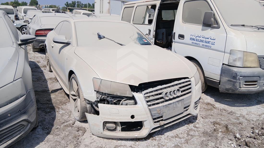 2011 Audi - Scrap without document — Front Right Angle — Photo 8