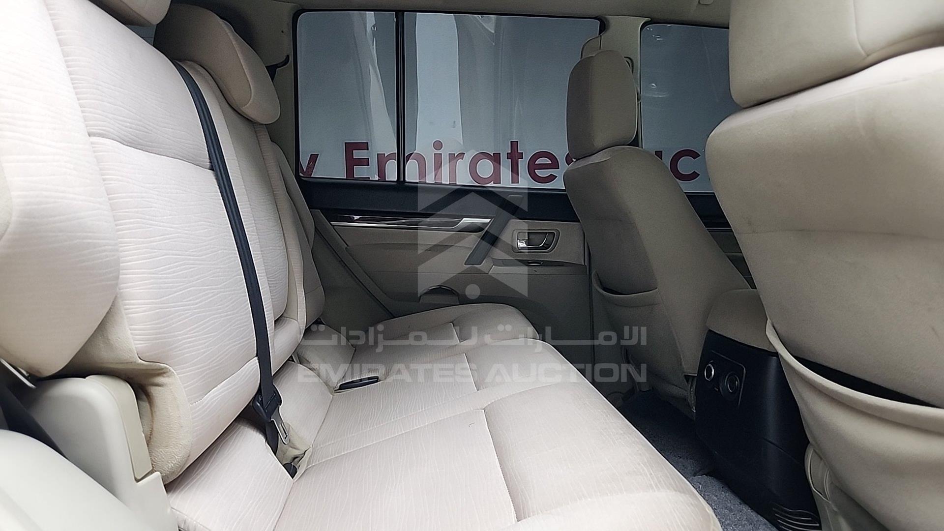 2011 MITSUBISHI PAJERO VIN: JMYLRV95WBJ701598
