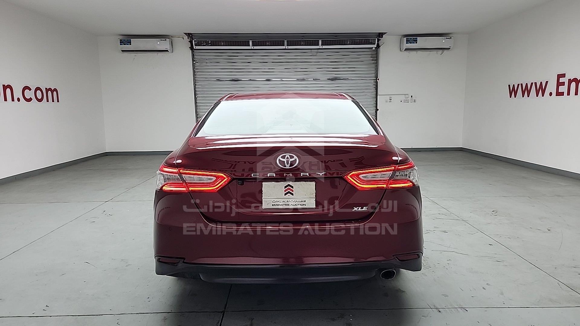 2018 TOYOTA CAMRY VIN: 4T1B11HK5JU566792