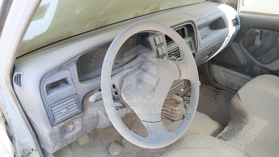 2000 Isuzu KB — Steering & Mounted Controls — Photo 13