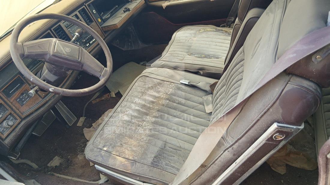 Cadillac - Scrap without document — Front Left Driver Seat View — Photo 12
