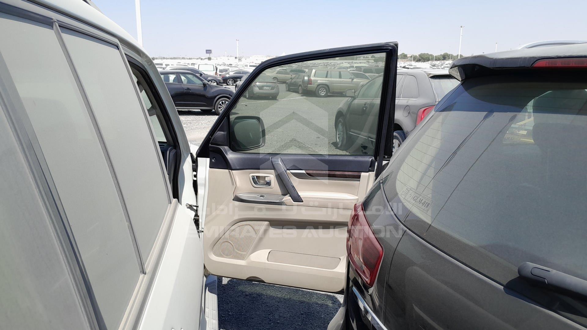 2015 MITSUBISHI PAJERO VIN: JMYLYV95WFJ713366