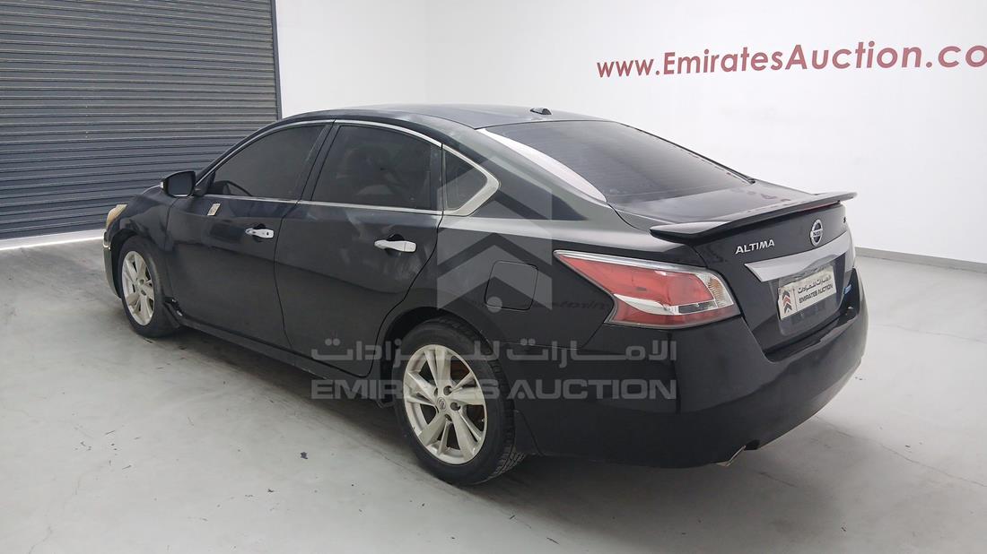 2014 Nissan Altima — Rear Left Angle — Photo 9