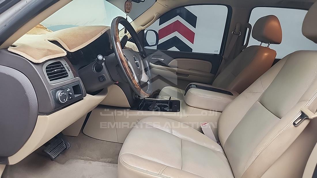 2009 GMC Yukon — Front Left Driver Seat View — Photo 14