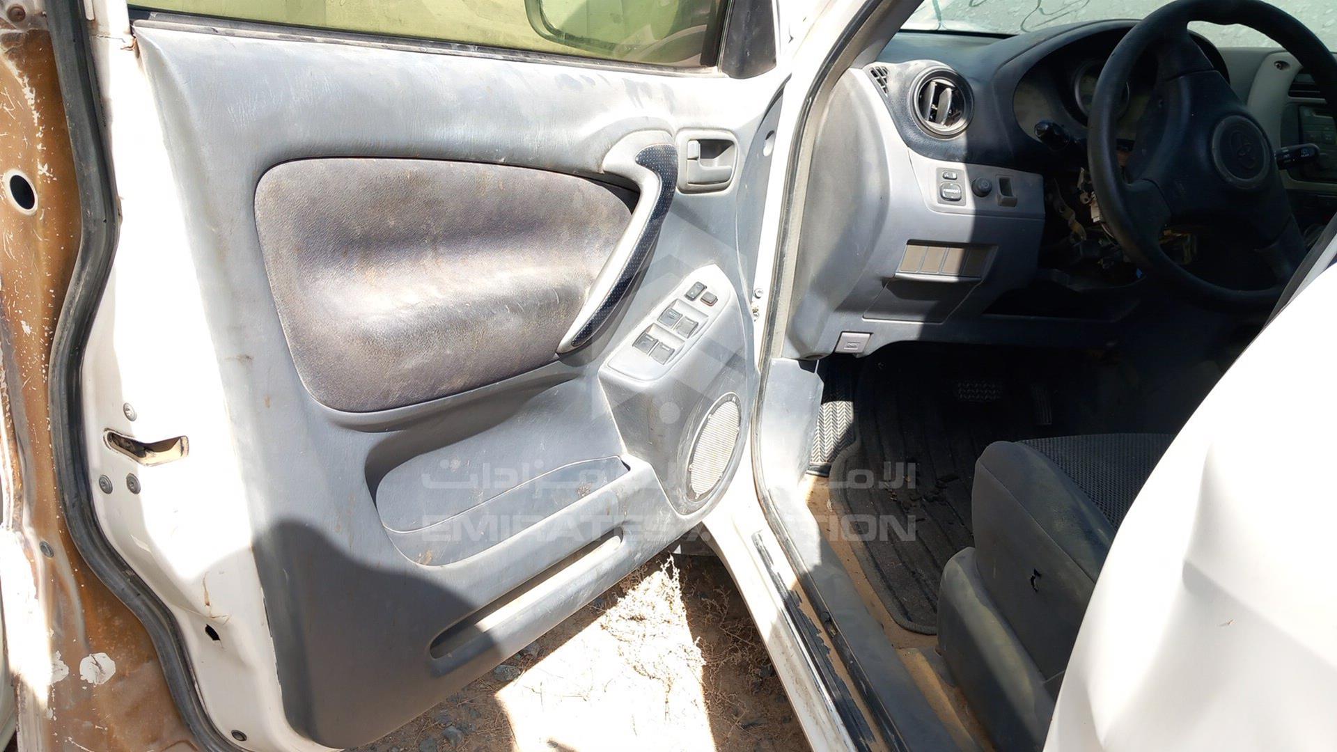 2001 TOYOTA RAV-4 VIN: JTEHH20V510111028