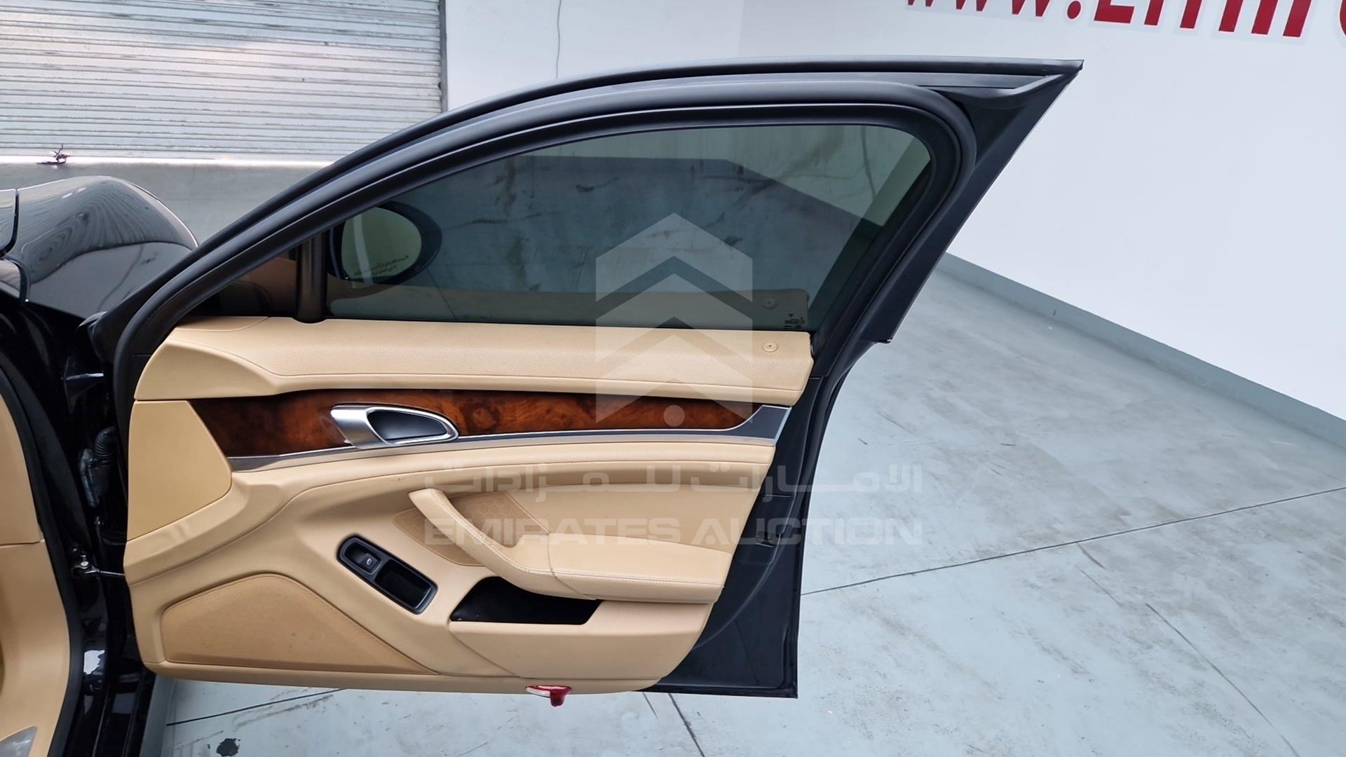 2011 PORSCHE PANAMERA VIN: WP0ZZZ97ZBL004992