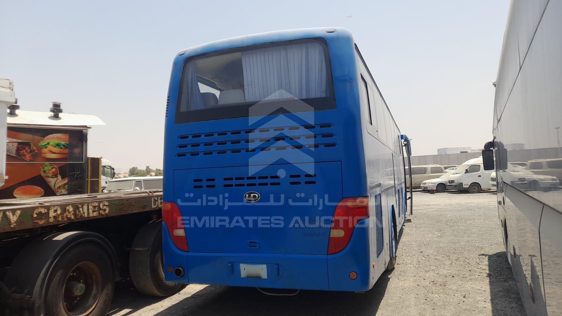 2010 BUS --- VIN: LGF6JR9W4AF123549