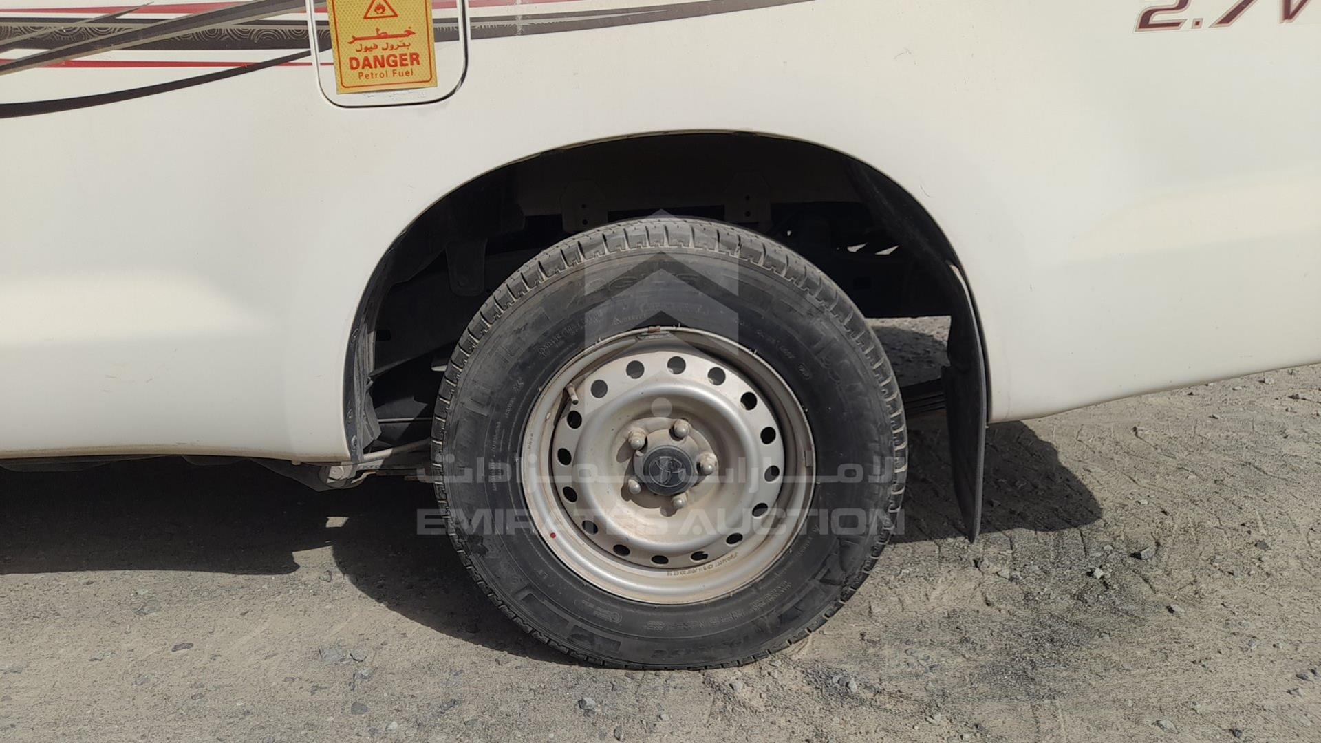 2015 TOYOTA HILUX VIN: MR0CX12G1F0126614