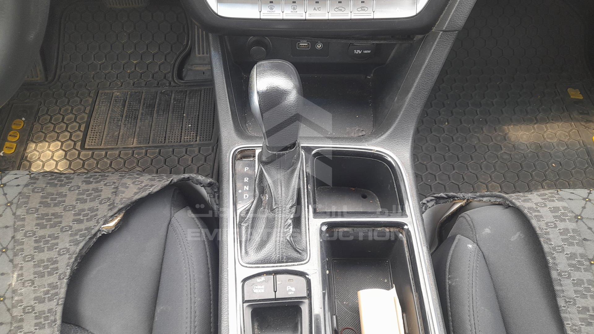 2018 HYUNDAI SONATA VIN: KMHE24132JA082126