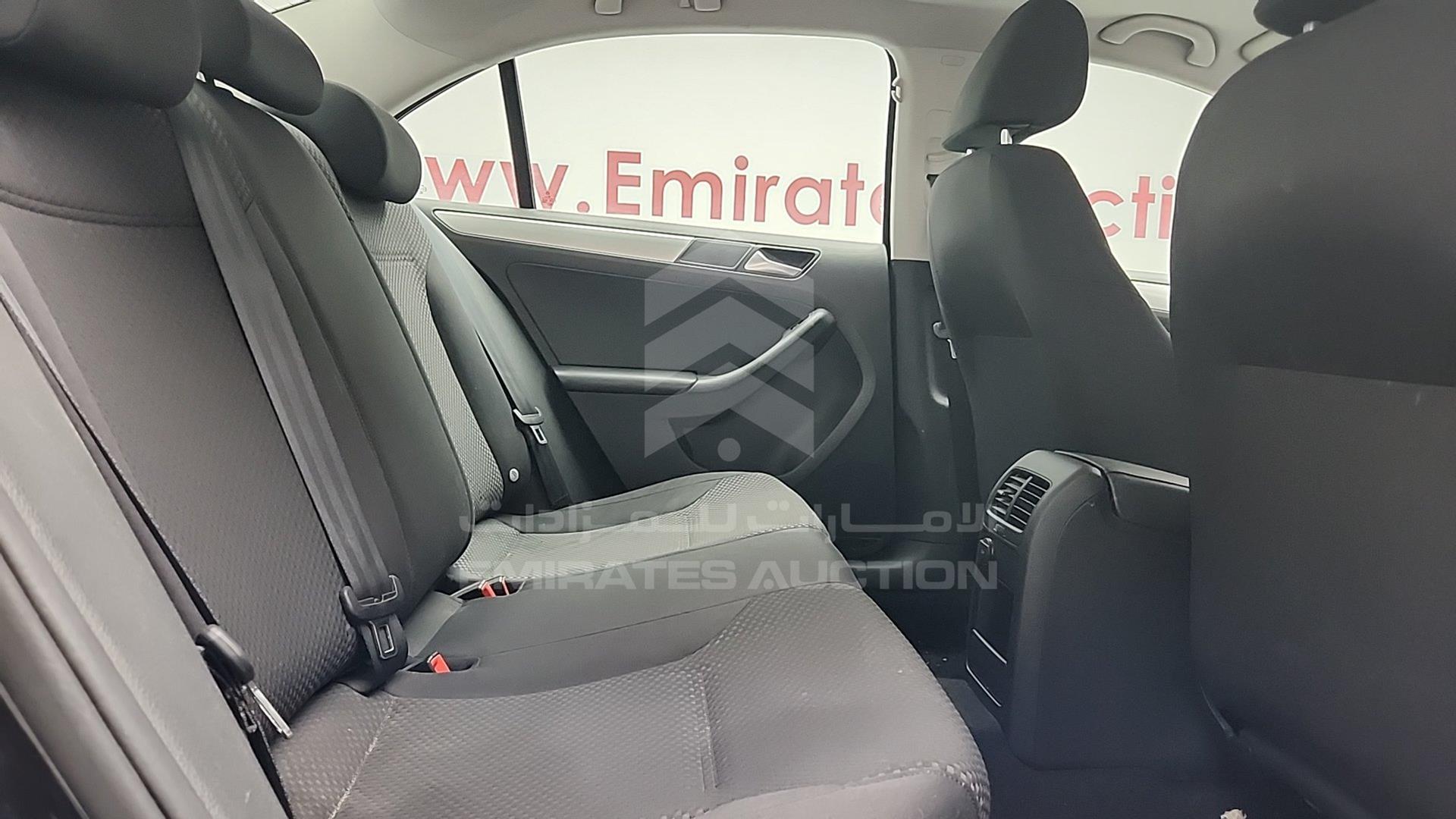 2015 VOLKSWAGEN JETTA VIN: WVWRV1AJXFM200939