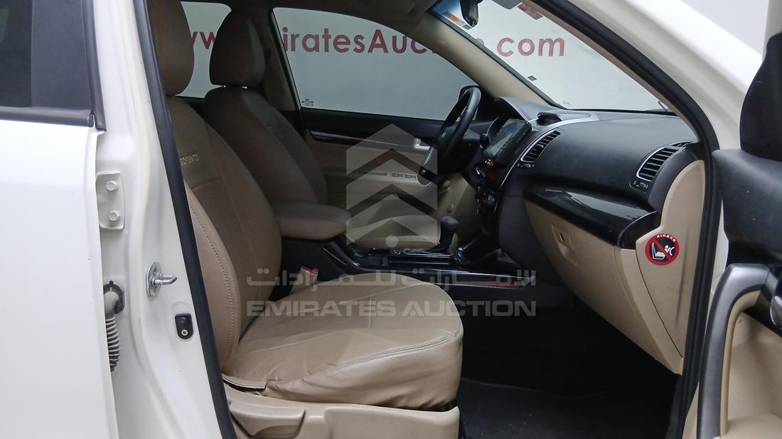 2014 Kia Sorento — Front Right Passenger Seat View — Photo 31