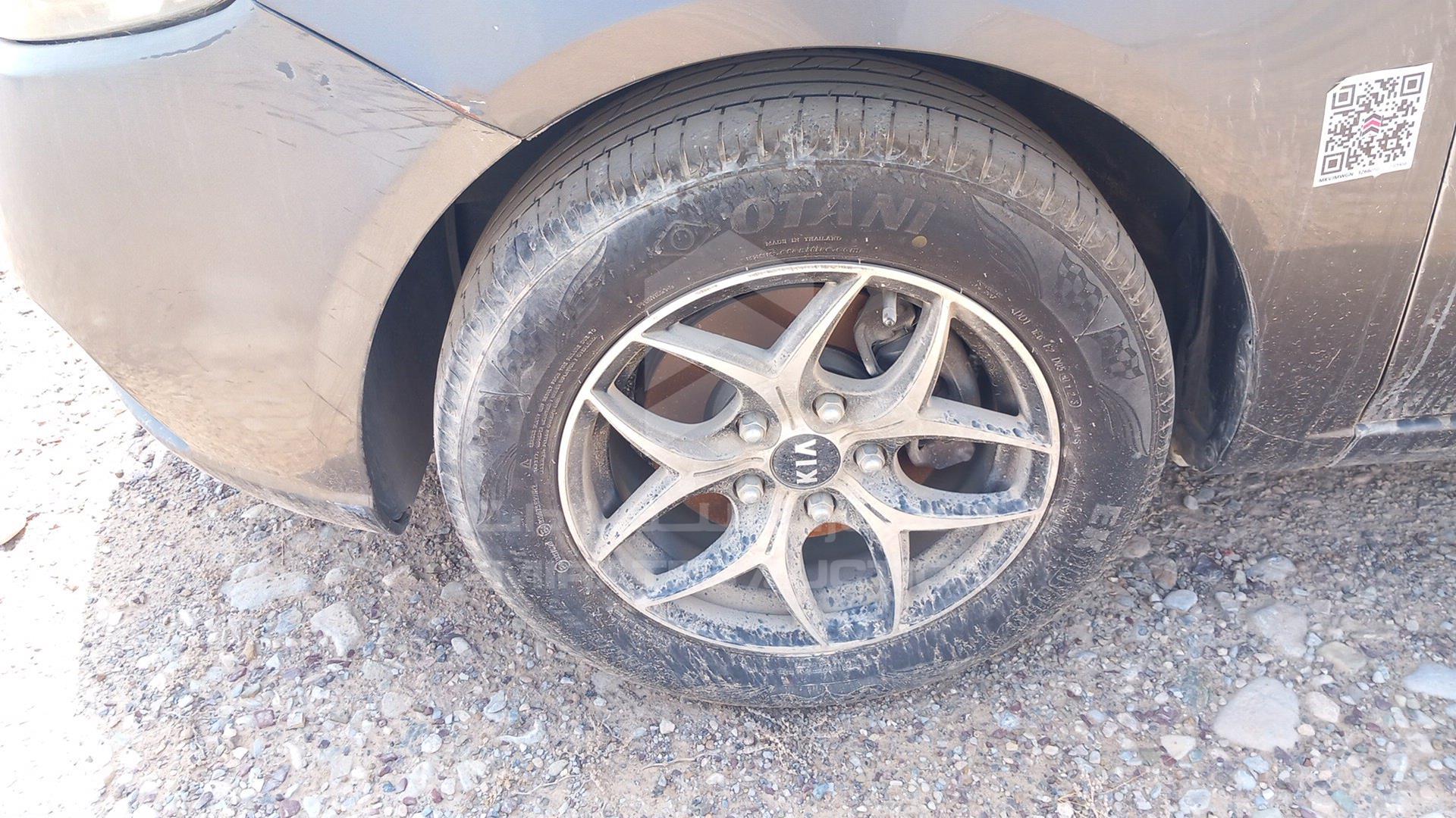 2013 KIA CERATO VIN: KNAFT411XD5788808