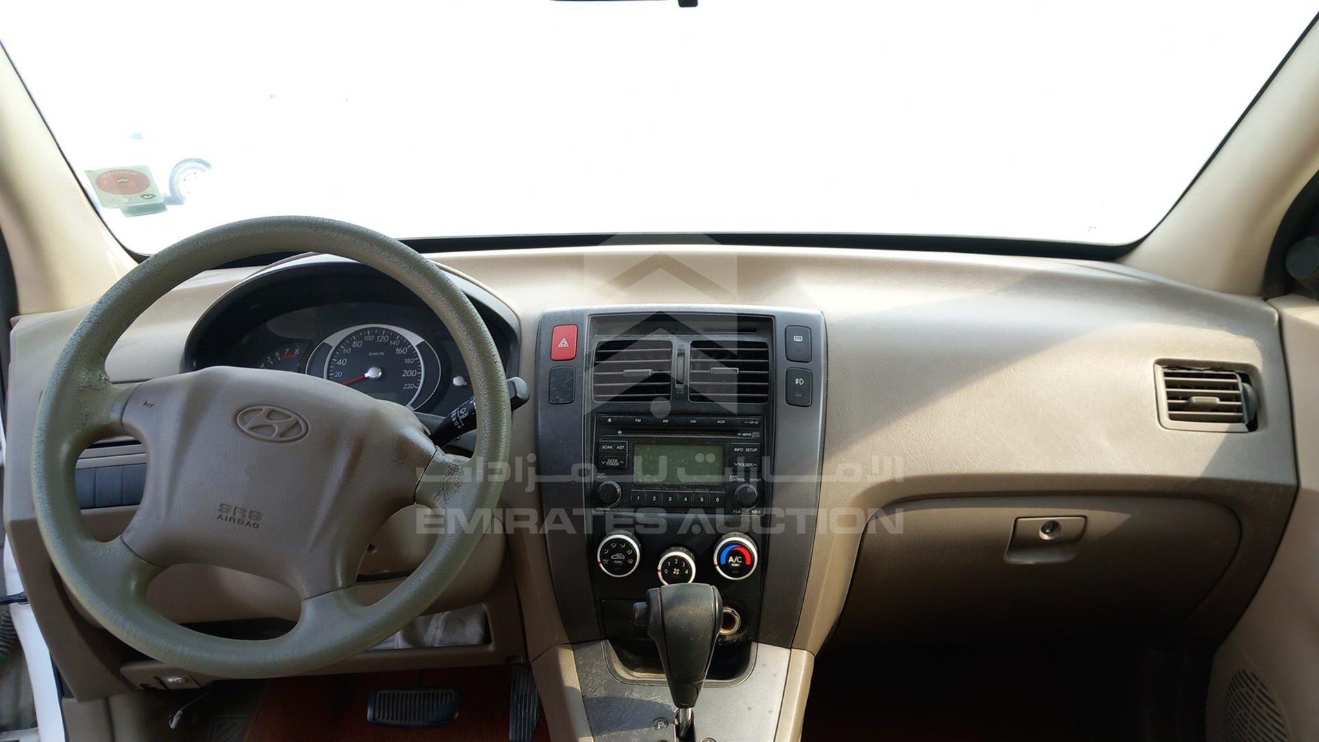 2009 HYUNDAI TUCSON VIN: KMHJM81B19U945936
