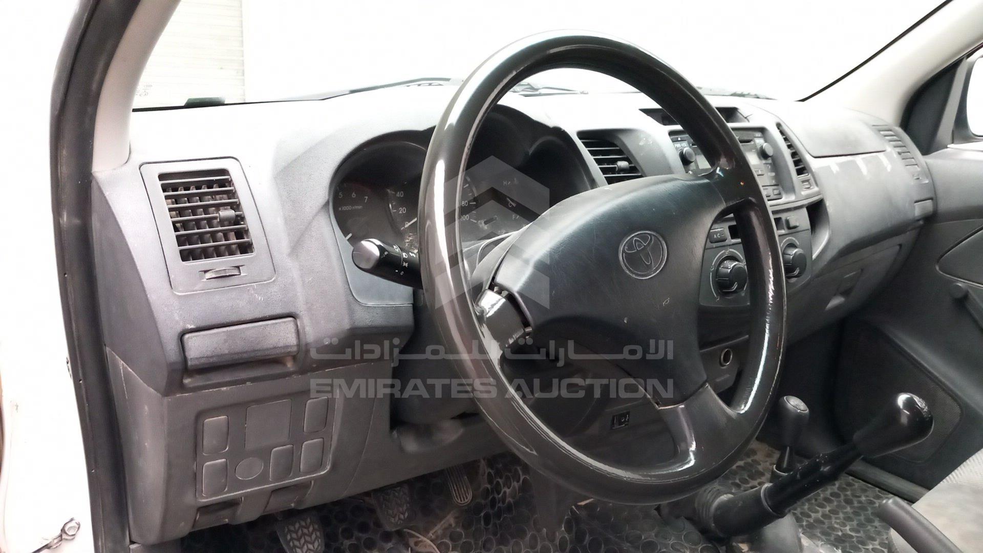 2013 TOYOTA HILUX VIN: MR0FX22G6D1360368
