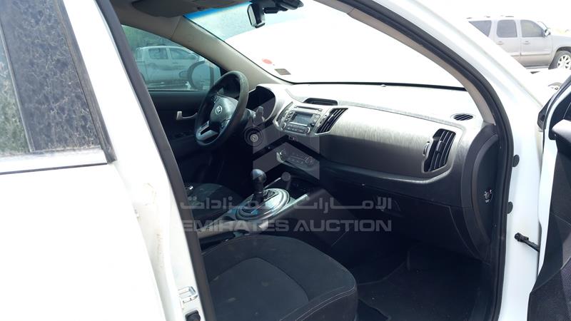 U5YPB81A5FL528920 Auction: EmiratesAuction Lot: 404941 U5YPB81A5FL528920 Kia Sportage 2015 WHITE Photo 25