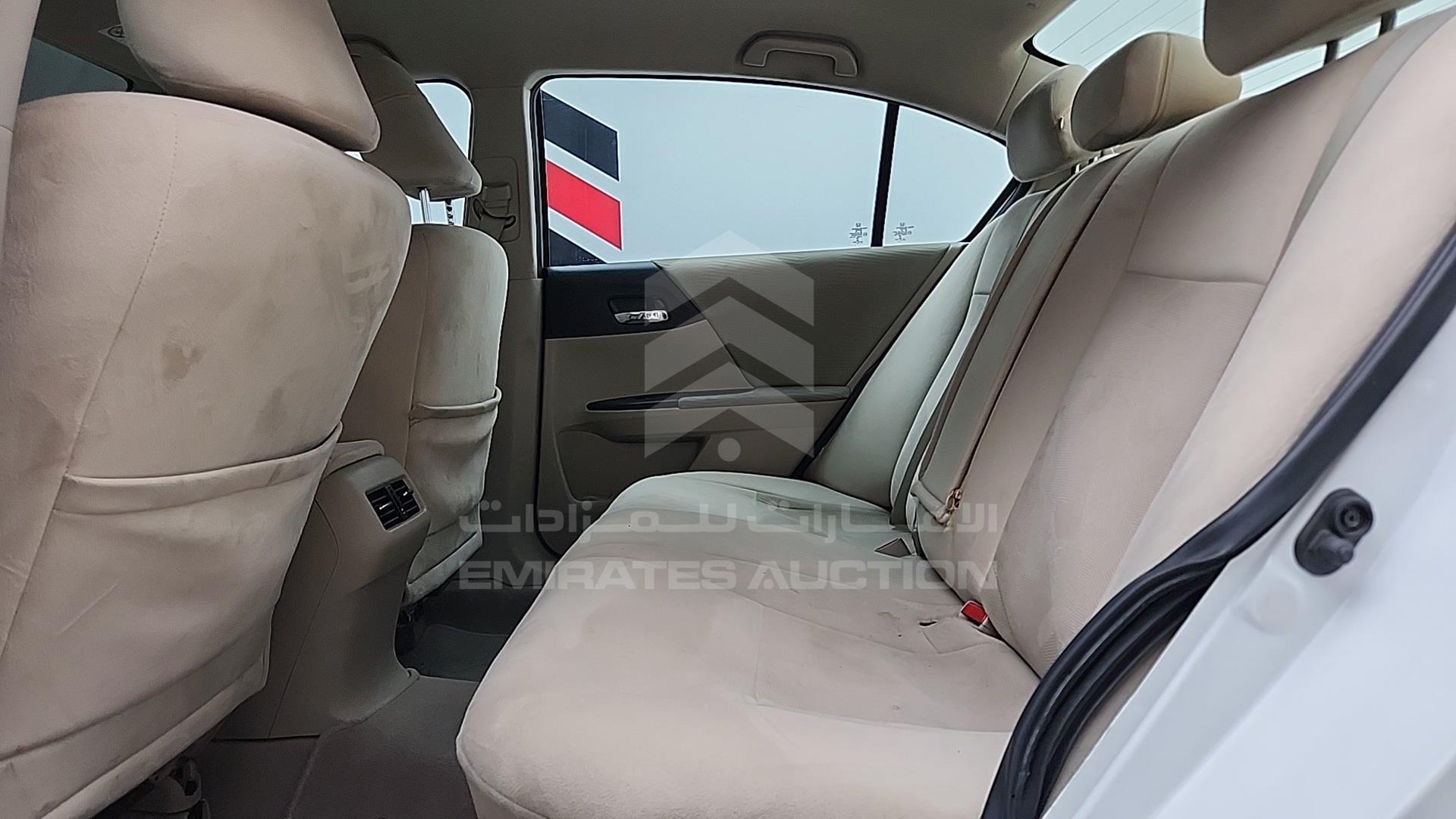 2017 HONDA ACCORD VIN: 1HGCR261XHA618318