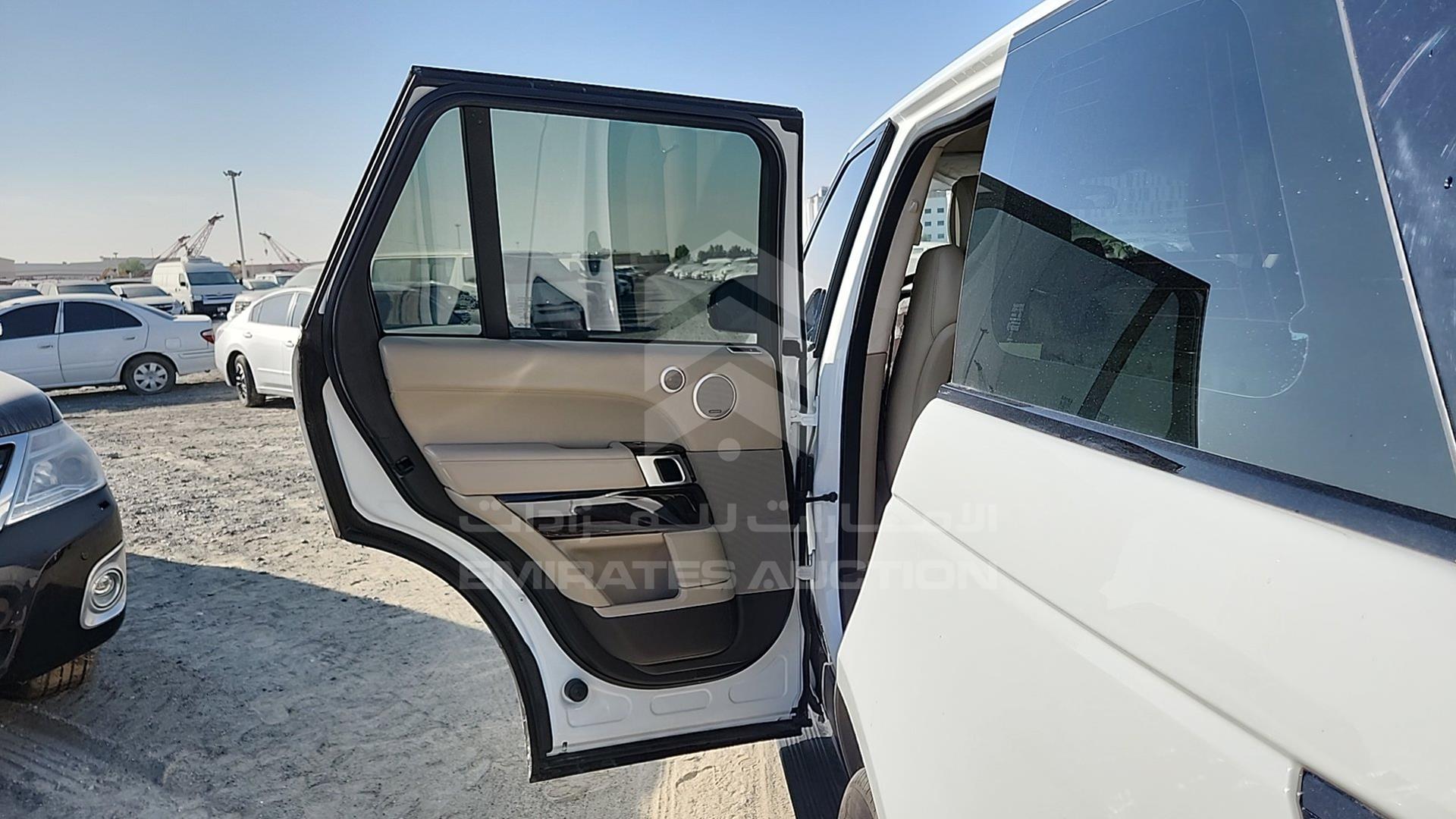 2015 RANGE ROVER VOGUE VIN: SALGA2EF8FA203086