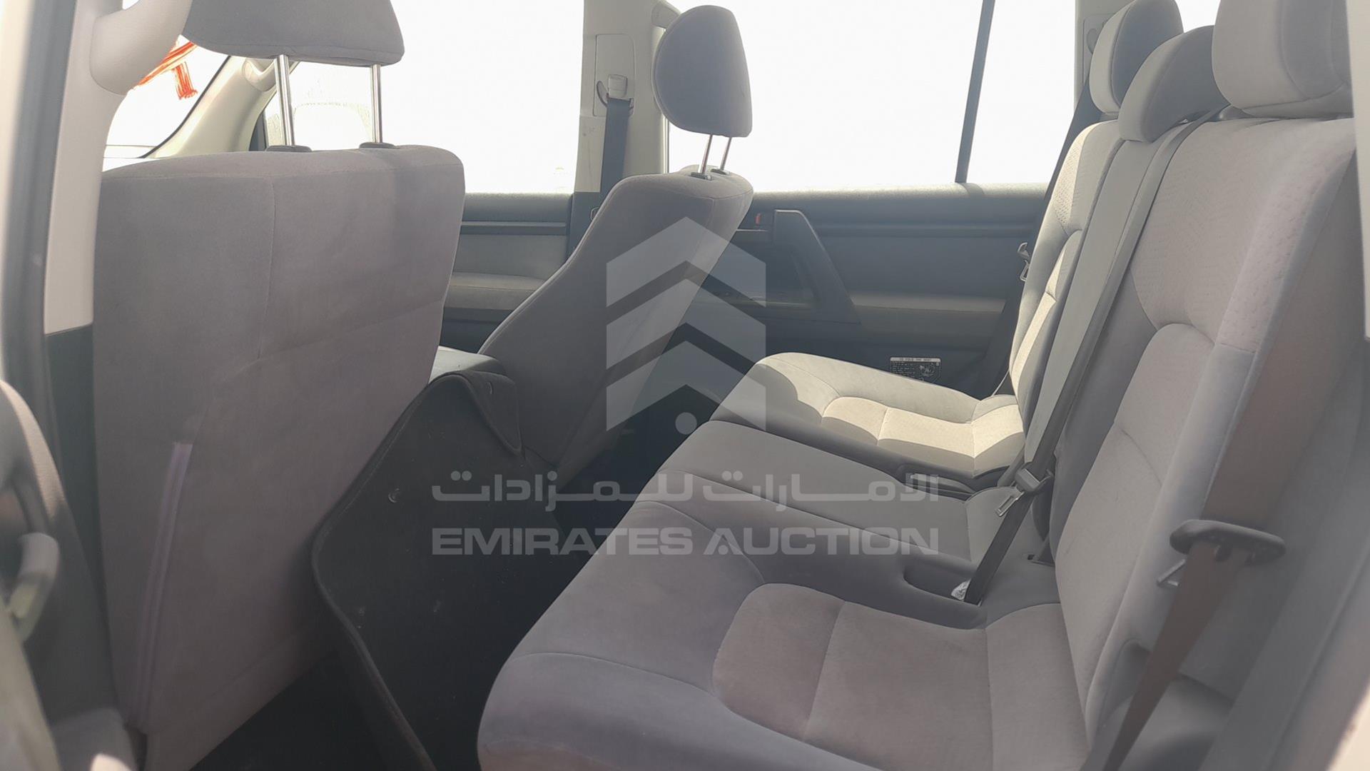 2011 TOYOTA LAND CRUISER VIN: JTMDU09J4B4044435