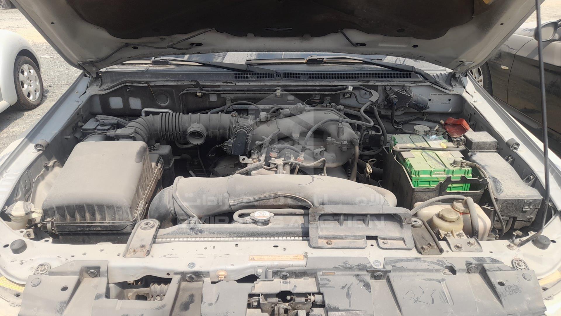 2008 MITSUBISHI PAJERO VIN: JMYLRV93W8J723952