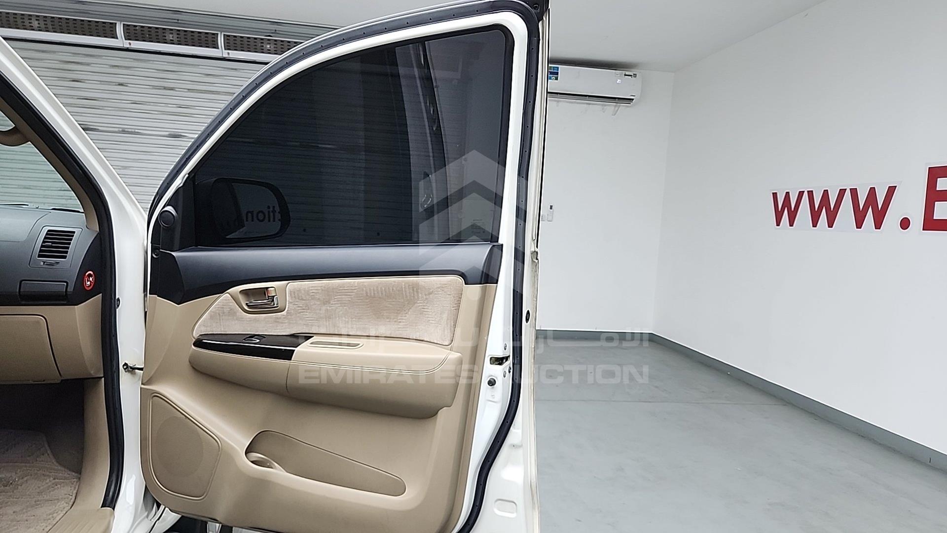 2014 TOYOTA FORTUNER VIN: MHFYU59G0E7034480