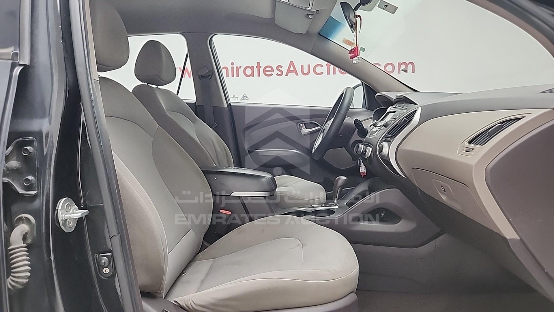 2011 HYUNDAI TUCSON VIN: KMHJT81B9BU103998
