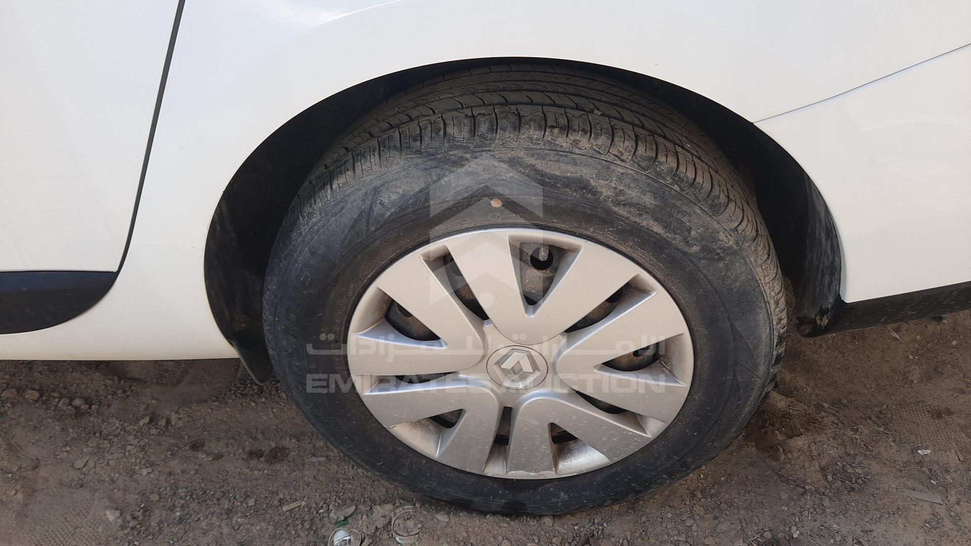 2015 RENAULT FLUENCE VIN: VF1LZL260FC288467