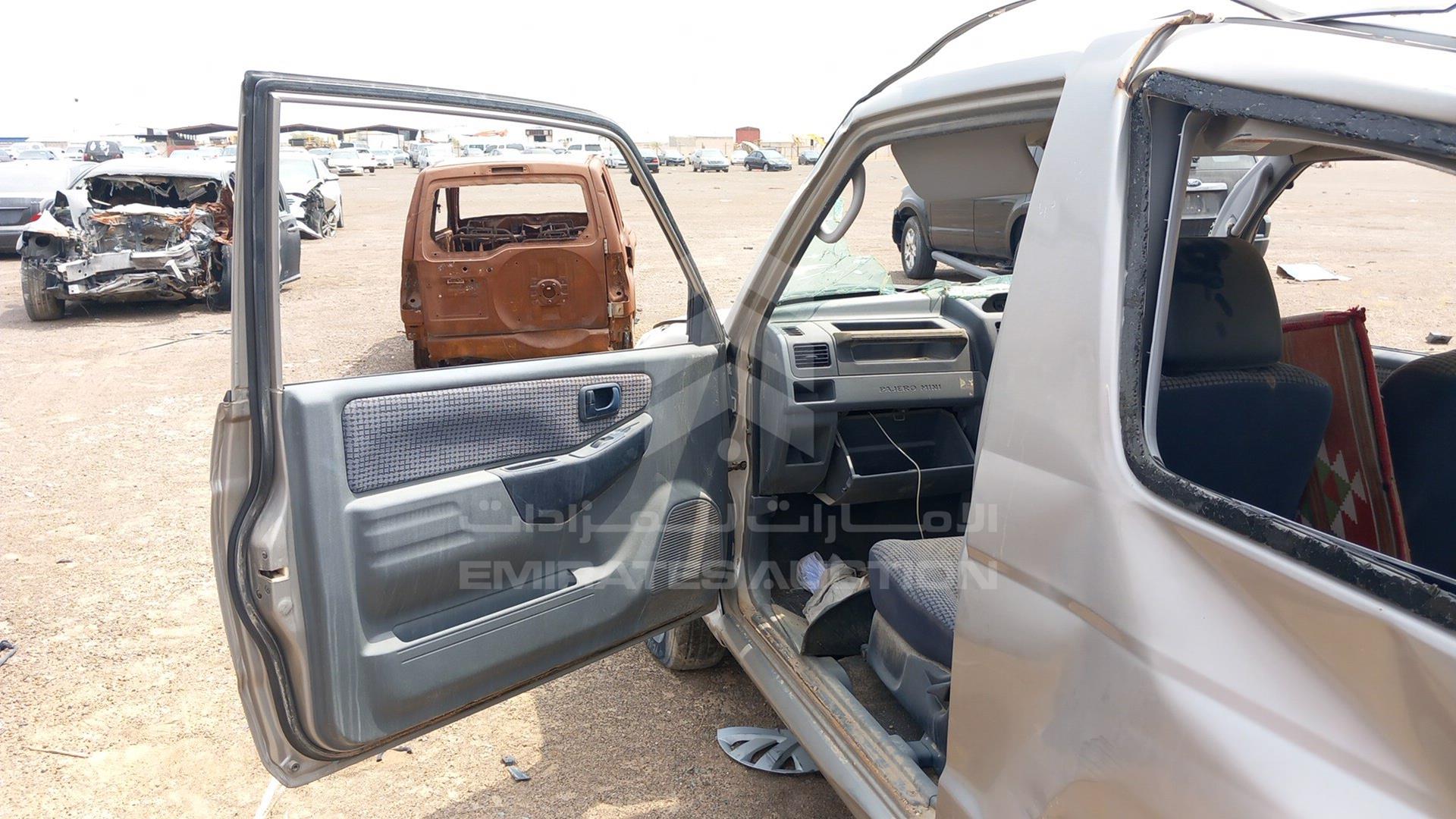 2000 MITSUBISHI PAJERO MINI VIN: H58A-0117511