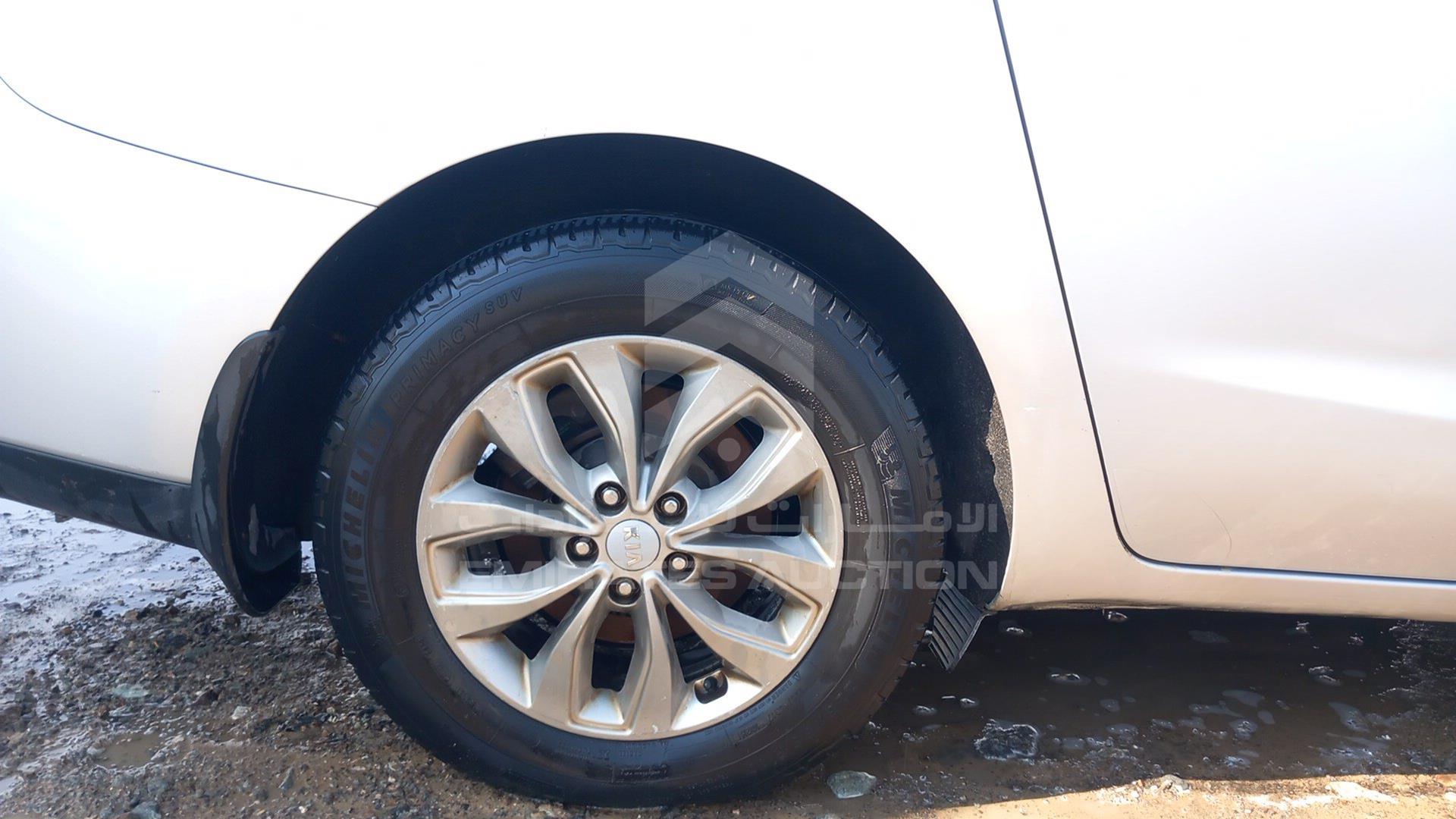 2019 KIA CARNIVAL VIN: KNAMB8124K6496508
