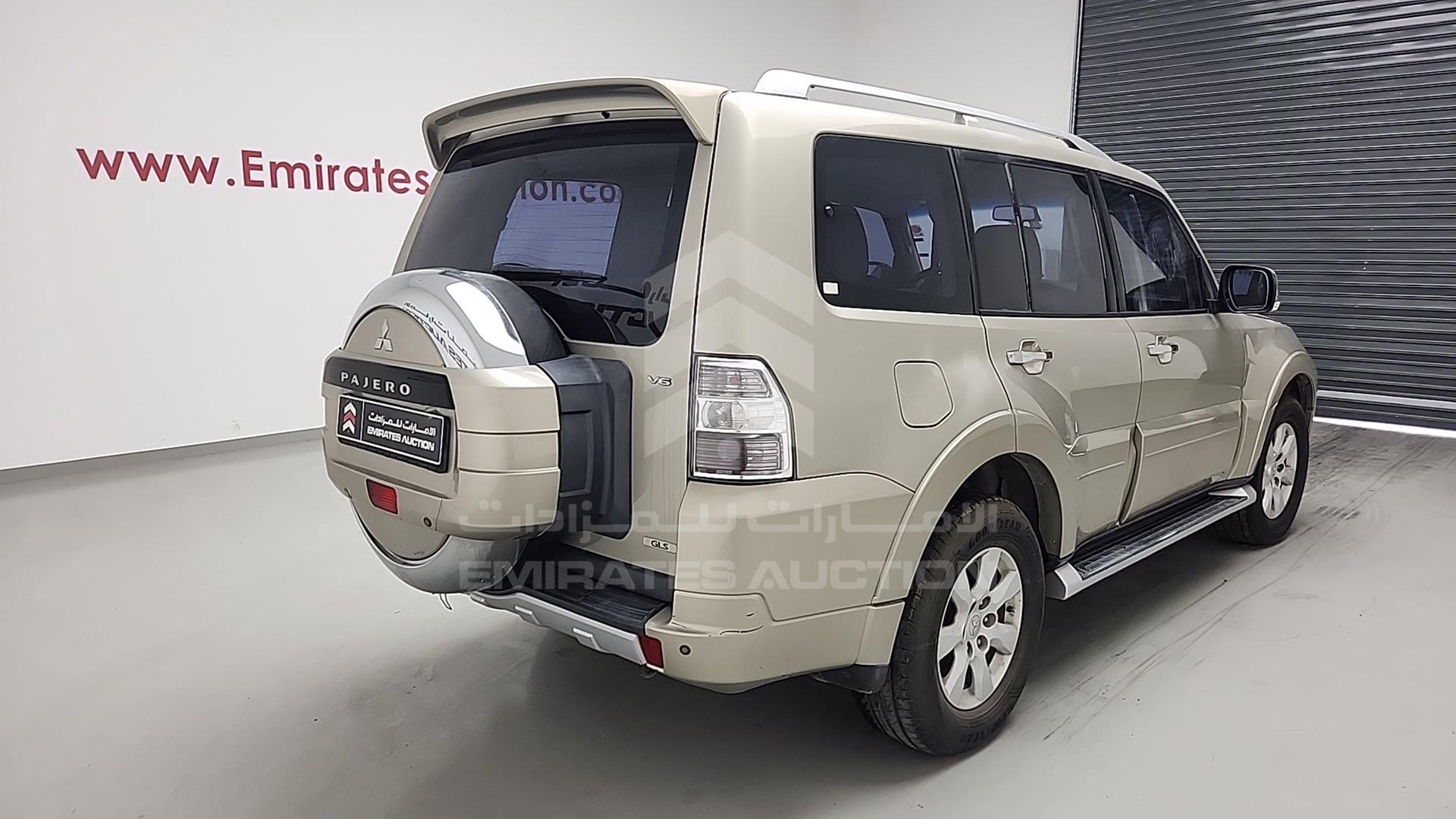 2011 MITSUBISHI PAJERO VIN: JMYLRV95WBJ706502