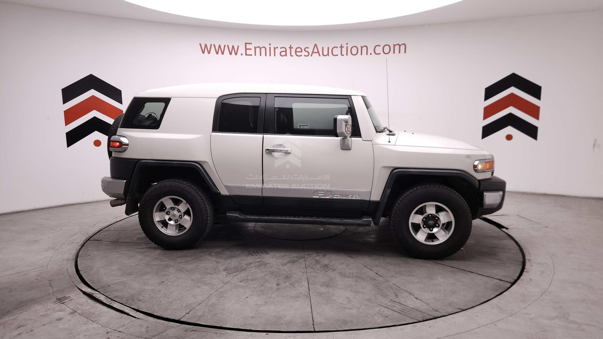 2010 TOYOTA FJ CRUISER VIN: JTEBU11F7AK087211