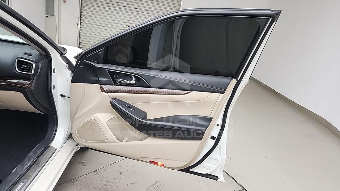 2016 Nissan Maxima — Front Right Door — Photo 31