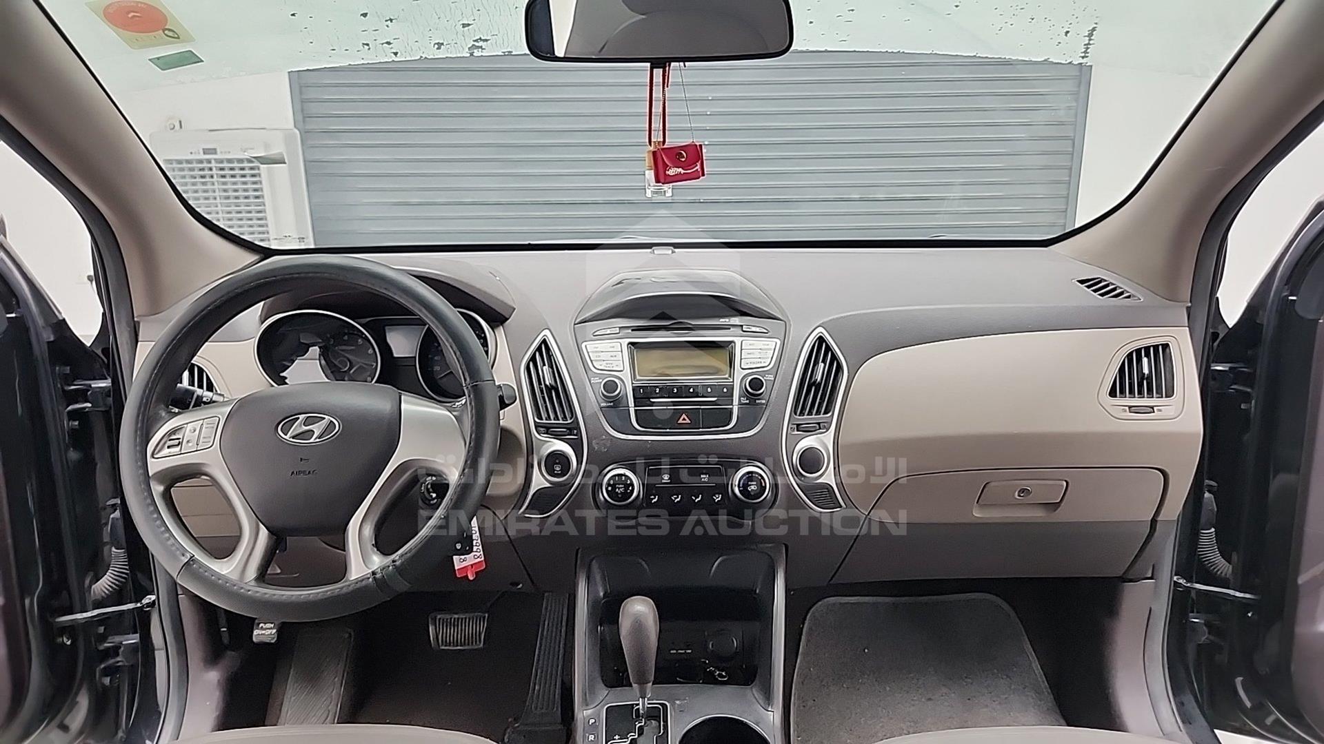 2011 HYUNDAI TUCSON VIN: KMHJT81B9BU103998