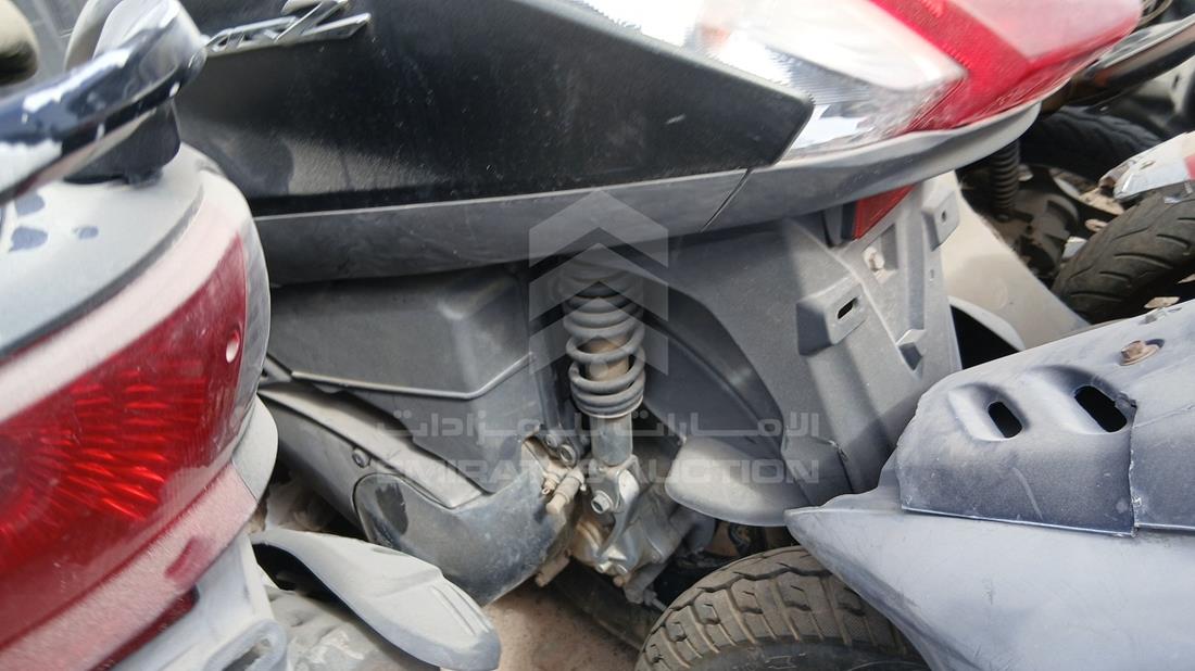 20 Scooter - Scrap without document — Engine Bay — Photo 21