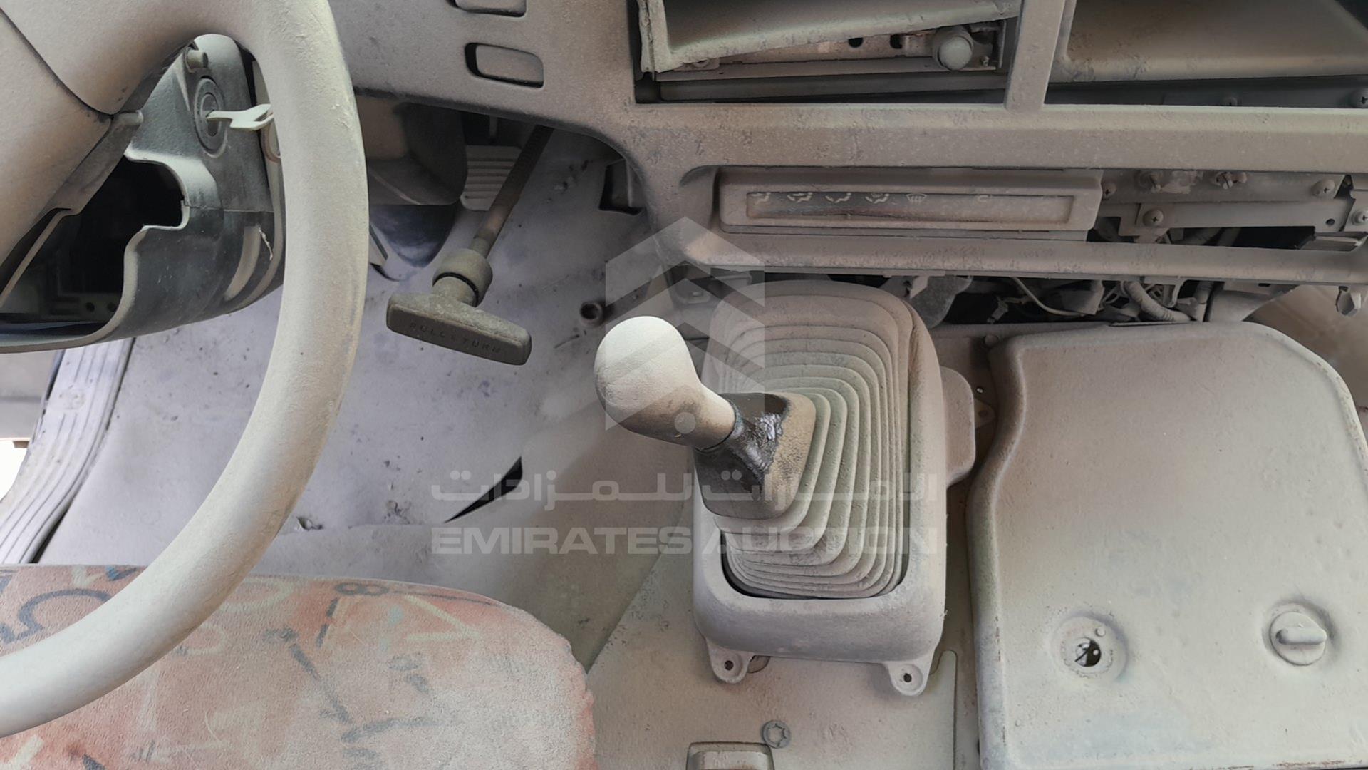 2005 MITSUBISHI ROSA VIN: JL5B3J6P15PD01674