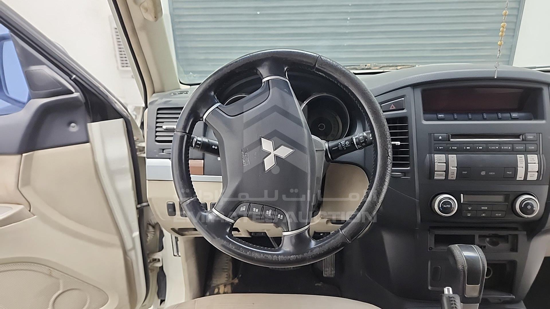2009 MITSUBISHI PAJERO VIN: JMYLRV93W9J710845