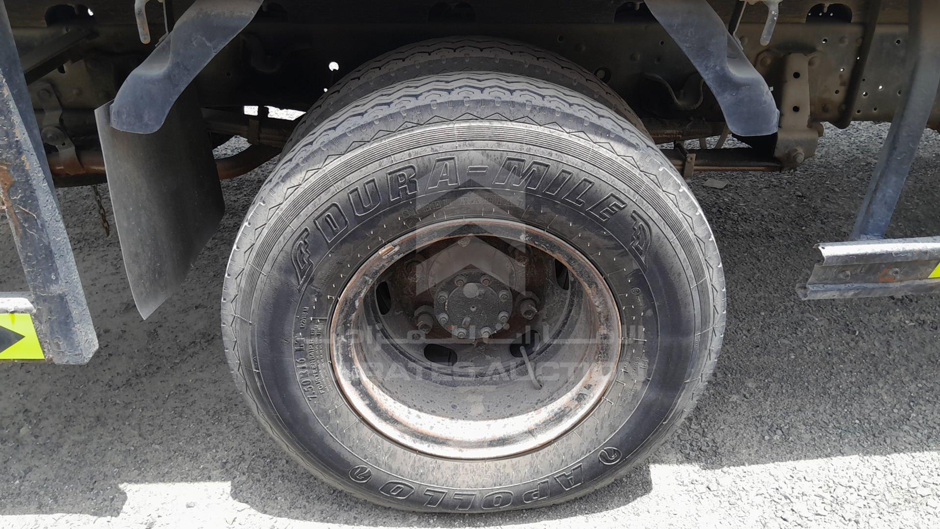2005 ISUZU NPR VIN: JAMKP34G357P00276