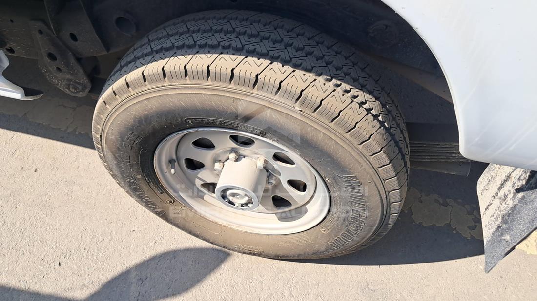 نيسان 2003 — الإطار الخلفي الأيسر — صورة 24