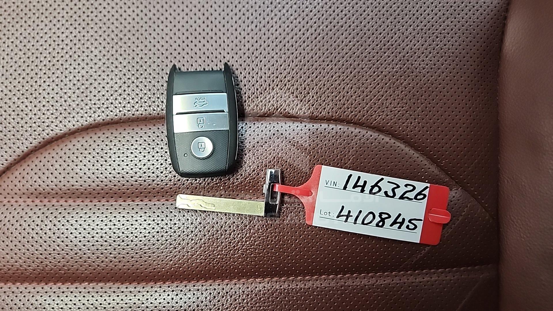 2017 KIA OPTIMA VIN: KNAGW414XH5146326