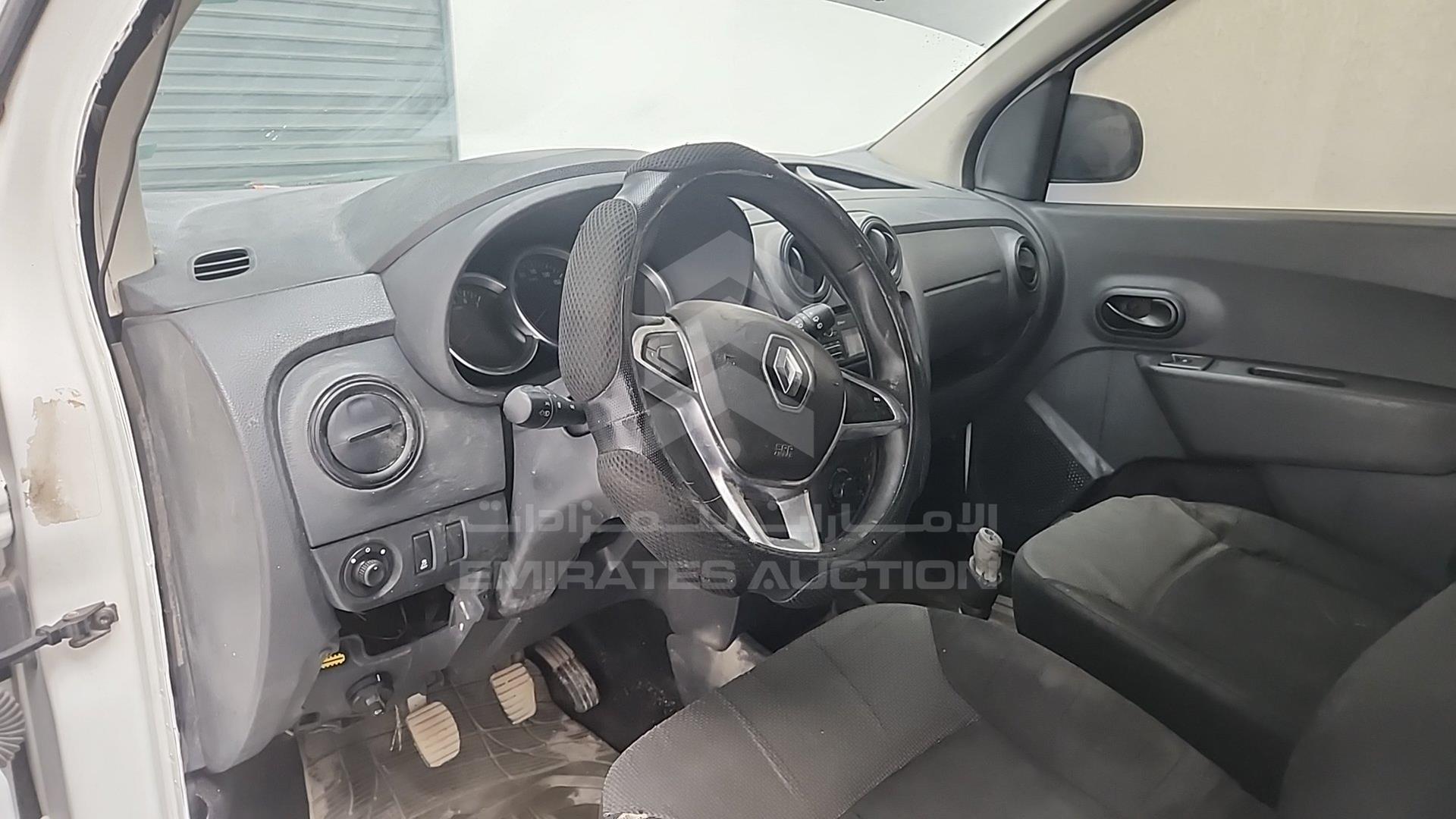 2018 RENAULT DOKKER VIN: VF18SRB42JG595166