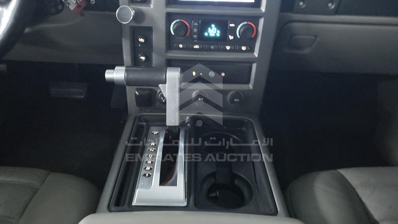 5GRGN23U74H103352 Auction: EmiratesAuction Lot: 404918 5GRGN23U74H103352 Hummer H2 2004 BLACK Photo 18