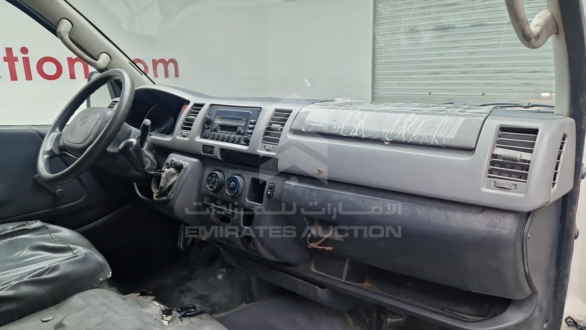 2009 TOYOTA HIACE VIN: JTGJX02P590021694