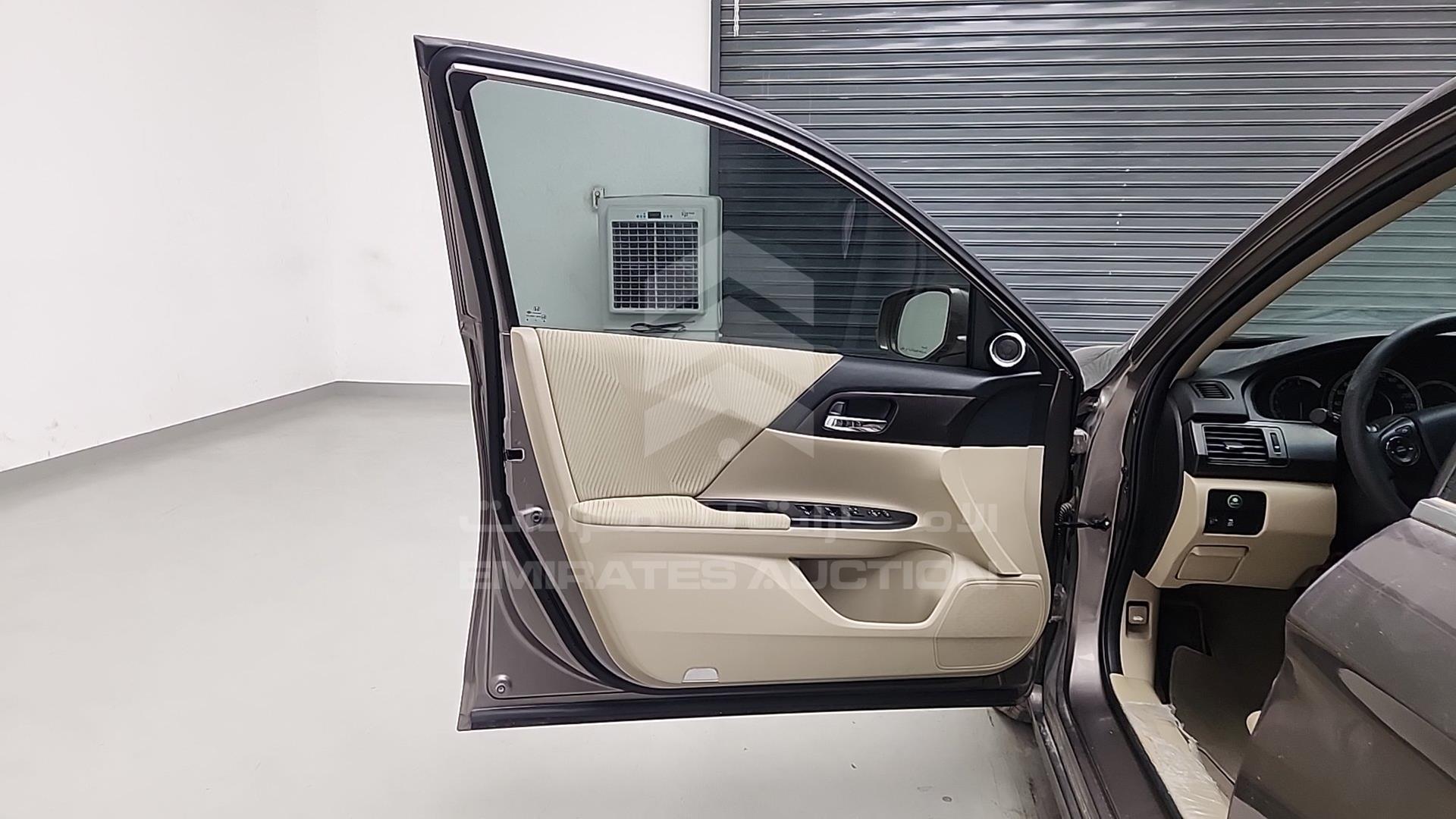 2015 HONDA ACCORD VIN: LUCCR2629F3414257