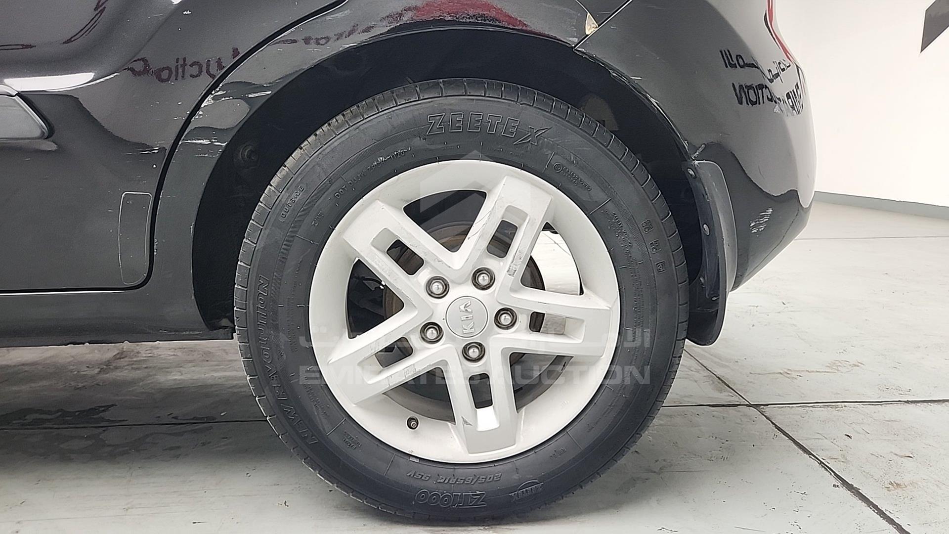2012 KIA SOUL VIN: KNAJT8110C7323586