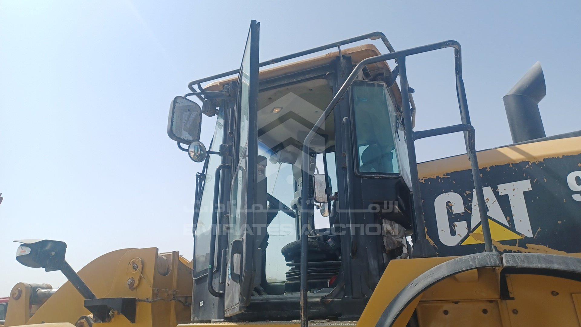2017 CATERPILLAR --- VIN: CAT0962KVFLL00236