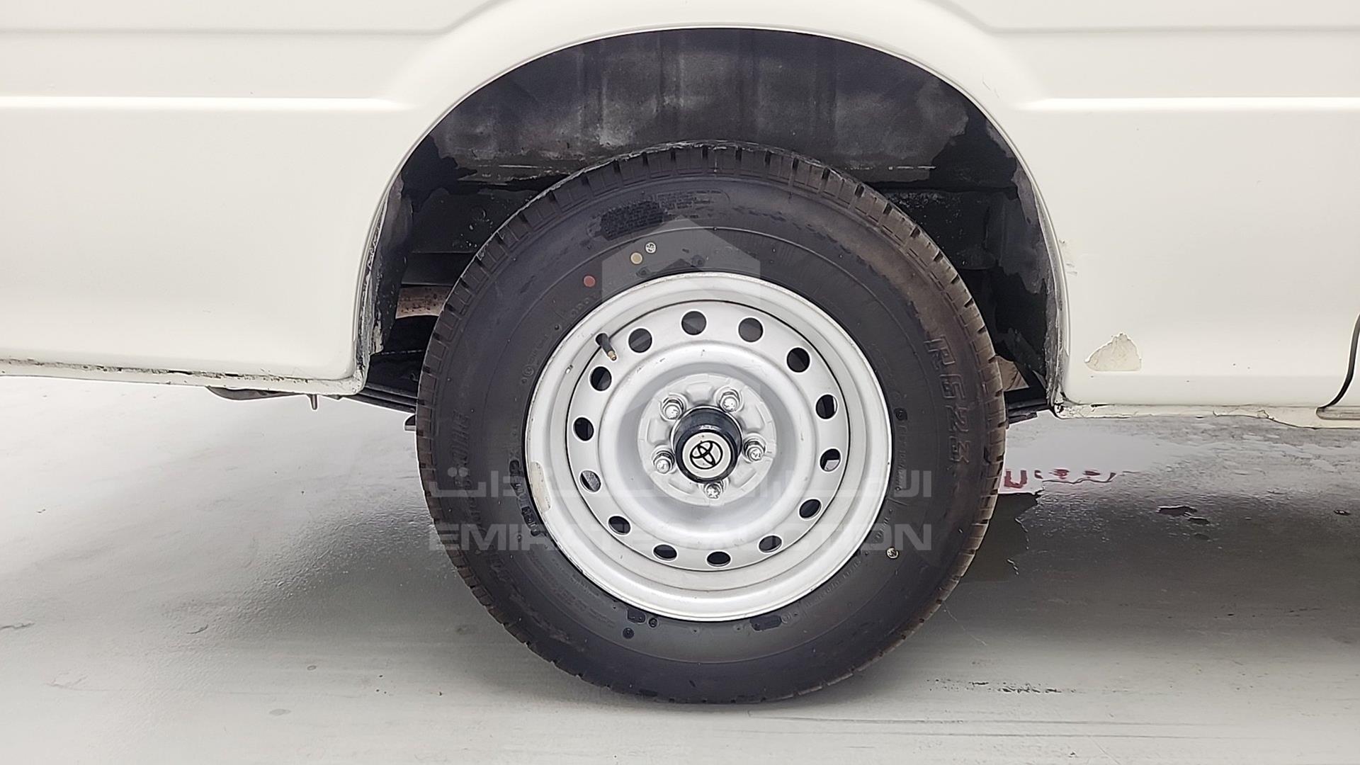 2004 TOYOTA HIACE VIN: JT4ZR119747014734