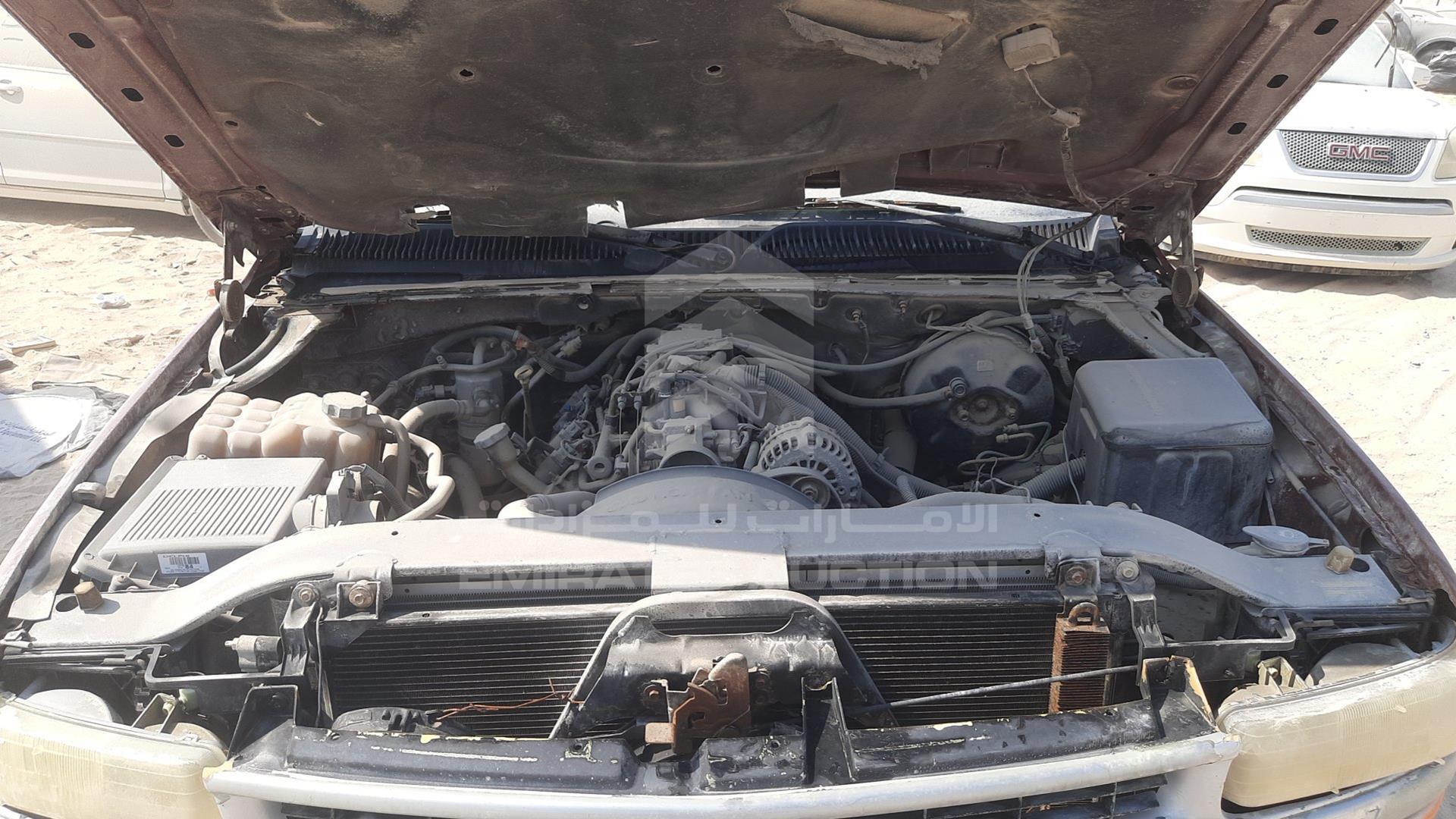 2002 CHEVROLET TAHOE VIN: 1GNEK13Z52R130636
