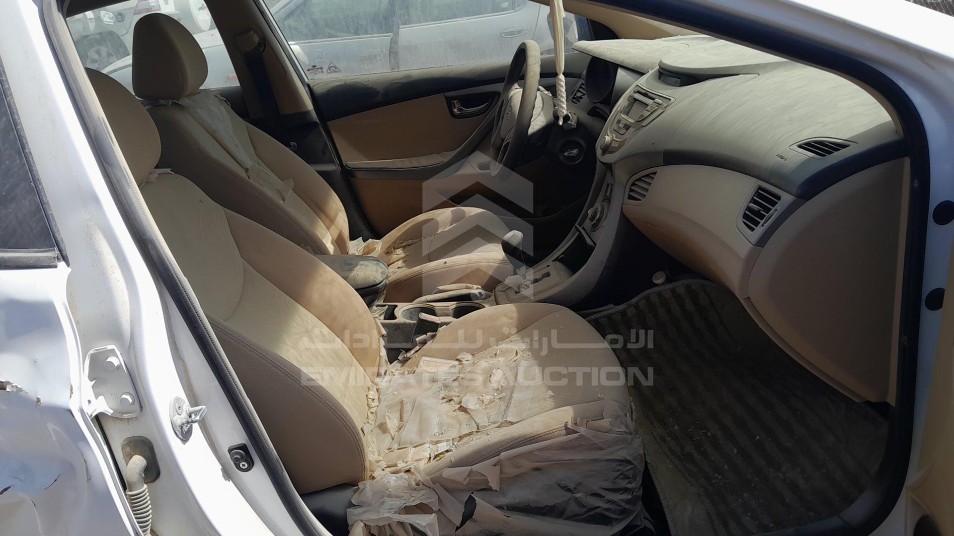 2014 HYUNDAI ELANTRA VIN: KMHDH41E8EU940490