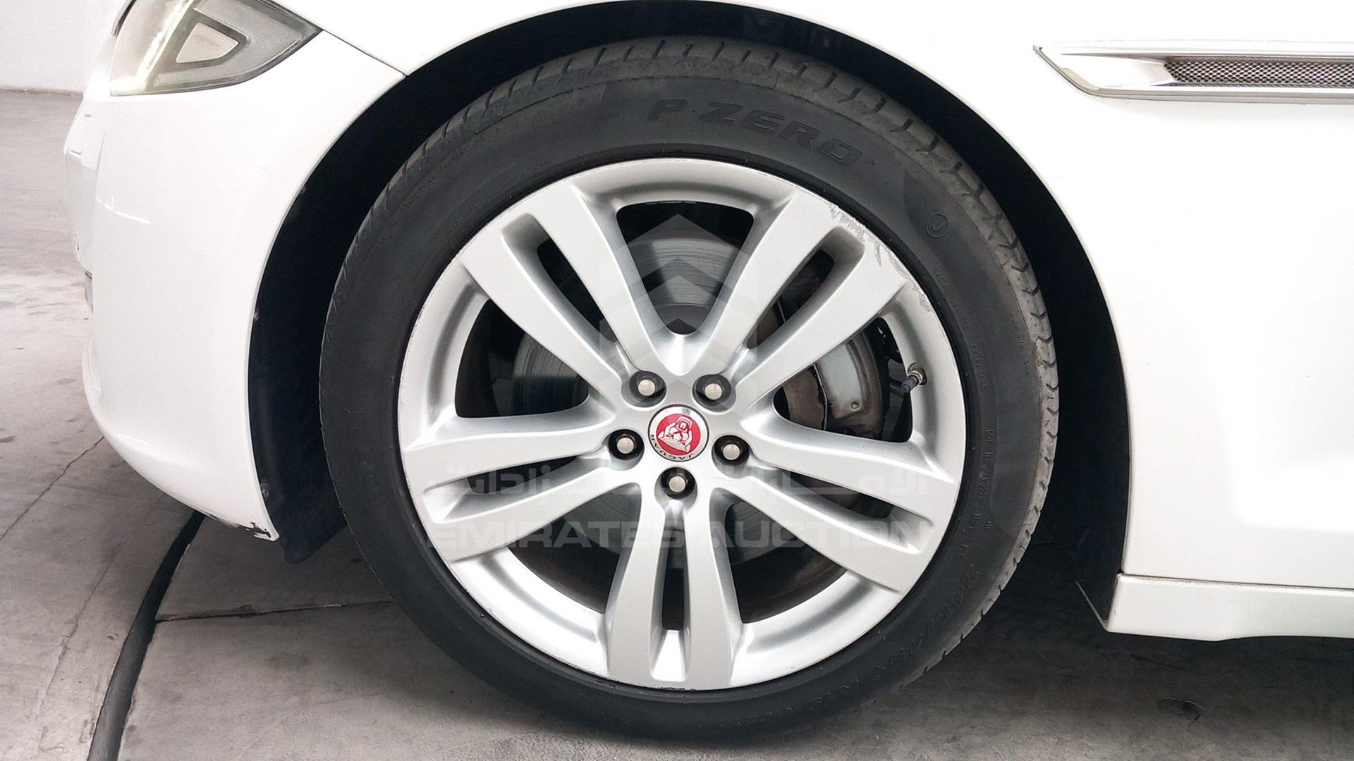 2016 JAGUAR X J VIN: SAJAA20A4G8V97706