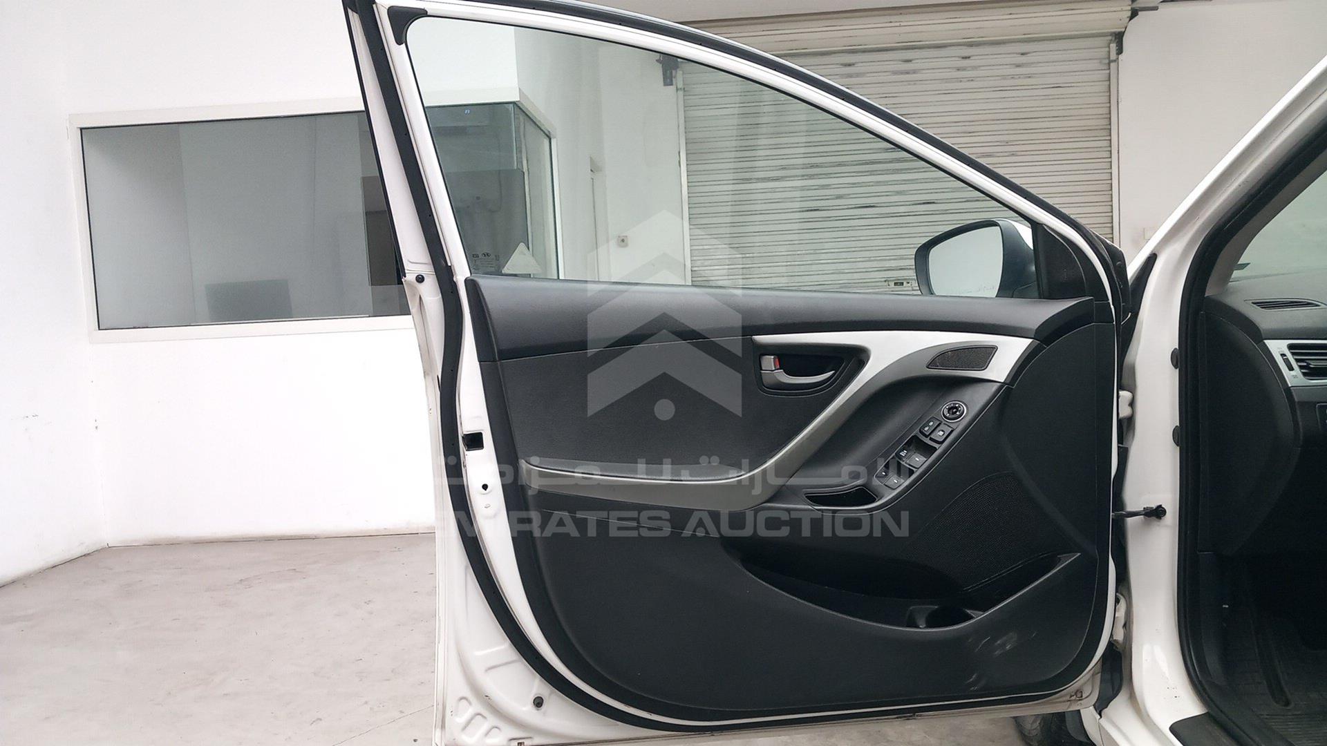 2015 HYUNDAI ELANTRA VIN: KMHDG41C9FU275960